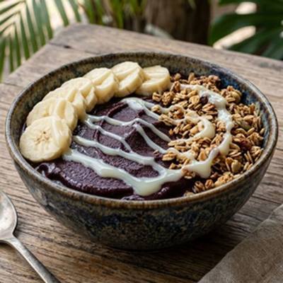 Açaí com granola e banana